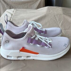 On Running Lavender and White Sneakers Cloud Easy size 8.5